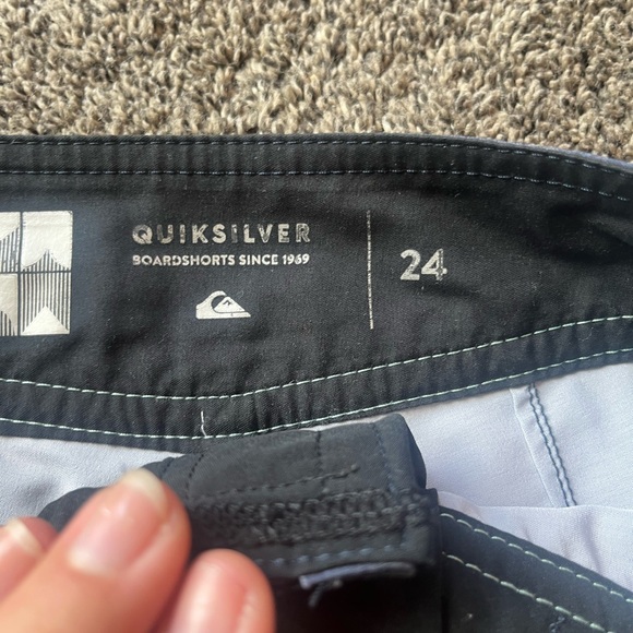 Boys Quiksilver Boardahorts/Swim Trunks - Picture 3 of 5